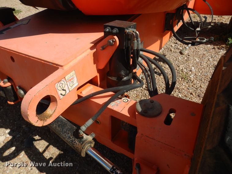 image for item FA9381 2005 JLG 600A  boom lift