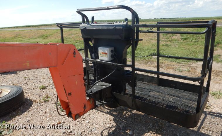 image for item FA9381 2005 JLG 600A  boom lift