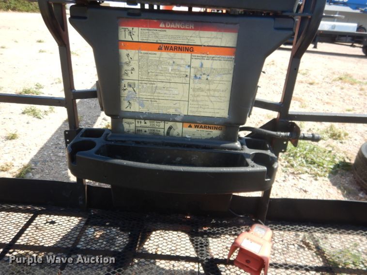 image for item FA9381 2005 JLG 600A  boom lift