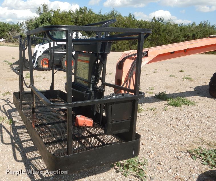 image for item FA9381 2005 JLG 600A  boom lift