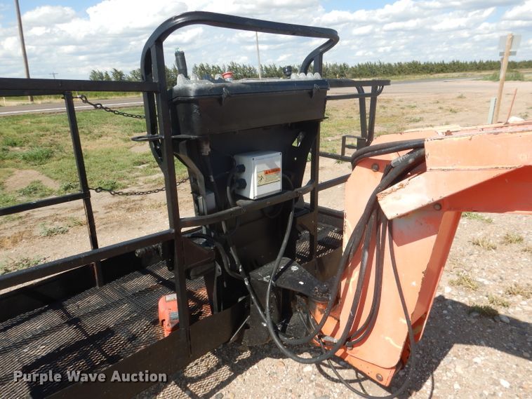 image for item FA9381 2005 JLG 600A  boom lift