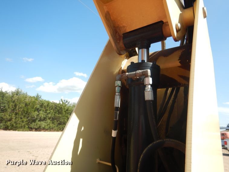 image for item FA9381 2005 JLG 600A  boom lift