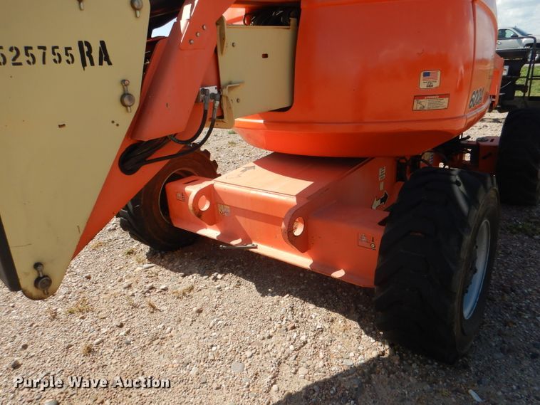 image for item FA9381 2005 JLG 600A  boom lift