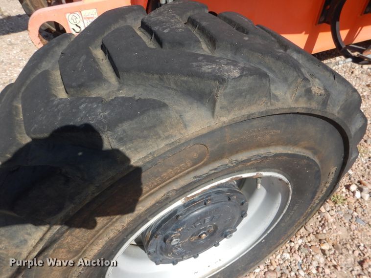 image for item FA9381 2005 JLG 600A  boom lift