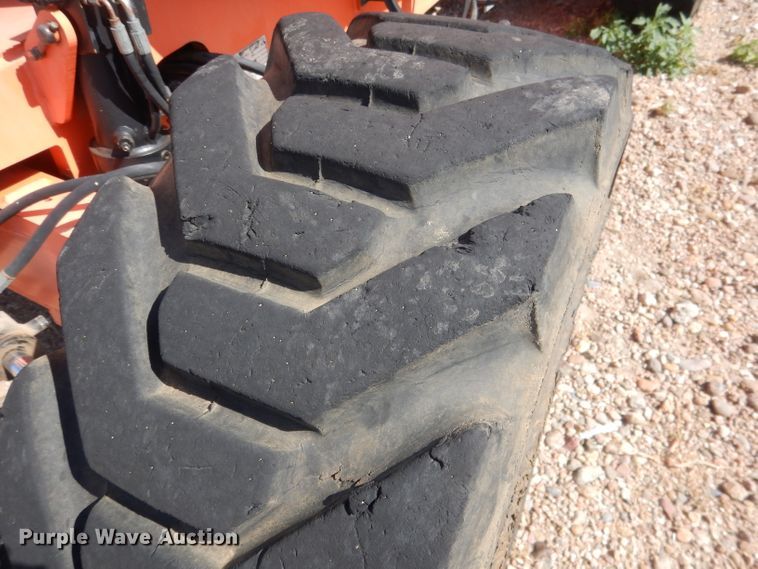 image for item FA9381 2005 JLG 600A  boom lift