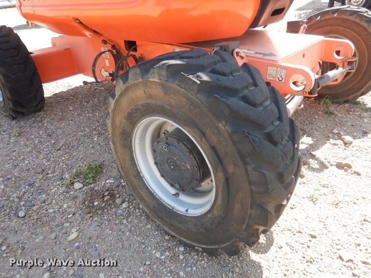 image for item FA9381 2005 JLG 600A  boom lift