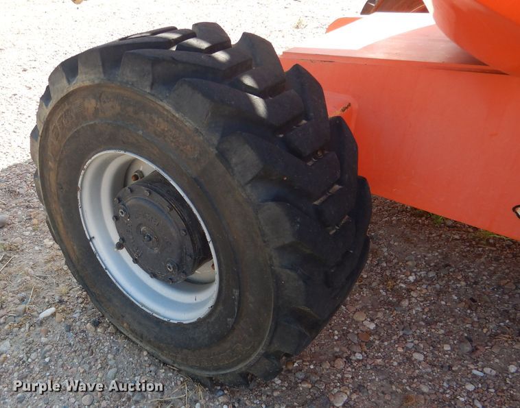 image for item FA9381 2005 JLG 600A  boom lift