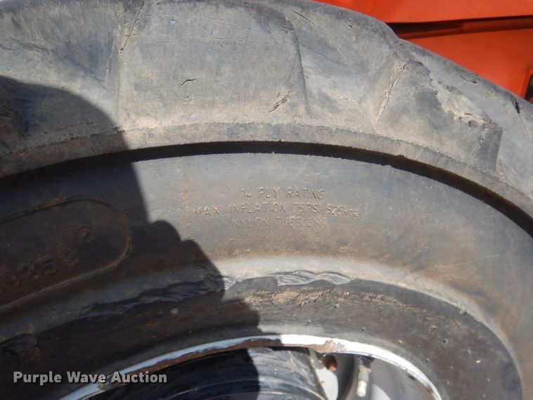 image for item FA9381 2005 JLG 600A  boom lift