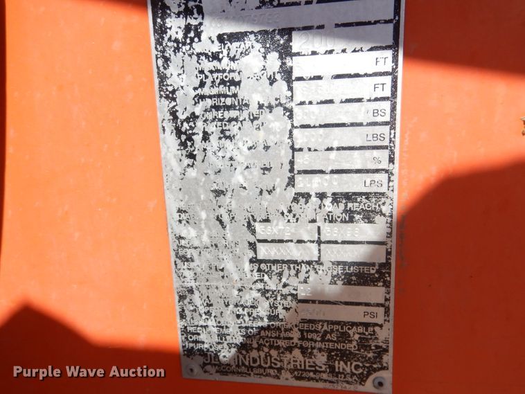 image for item FA9381 2005 JLG 600A  boom lift