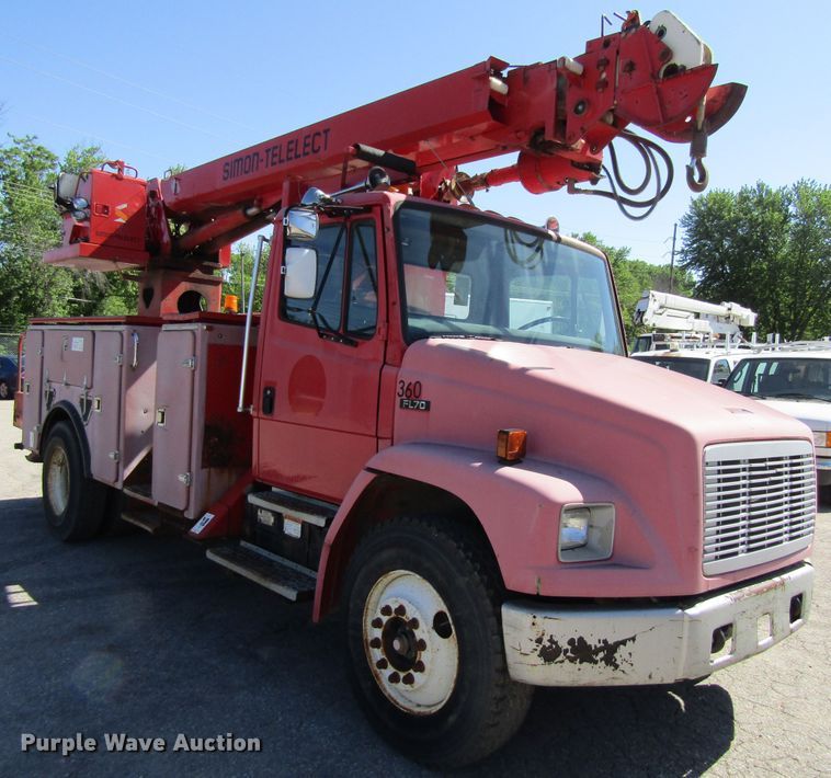 image for item FD9484 1996 Freightliner FL70  digger derrick truck