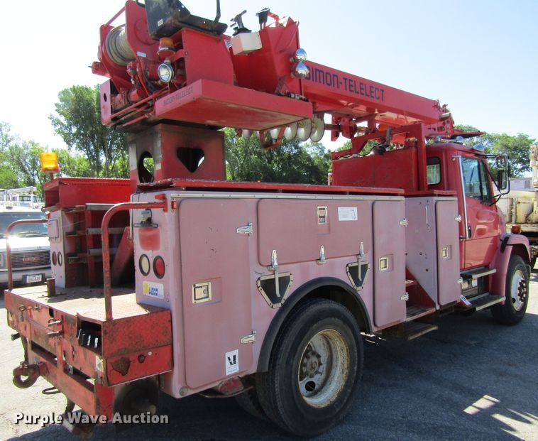 image for item FD9484 1996 Freightliner FL70  digger derrick truck