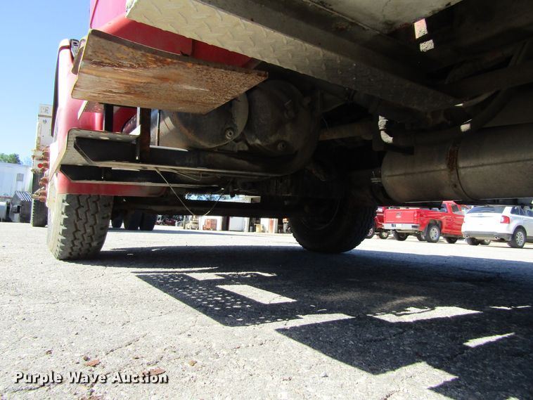 image for item FD9484 1996 Freightliner FL70  digger derrick truck