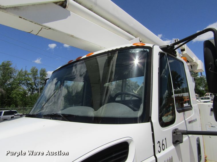 image for item FD9491 2005 International 4300SBA  bucket truck