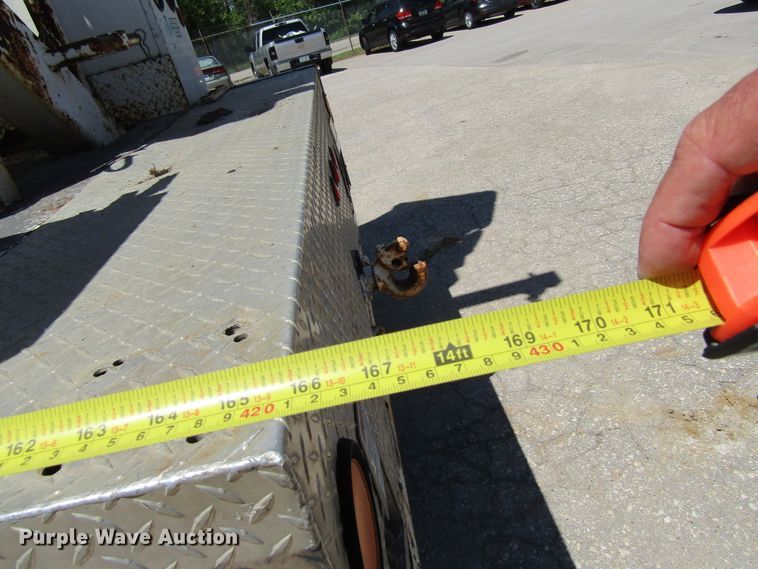 image for item FD9491 2005 International 4300SBA  bucket truck