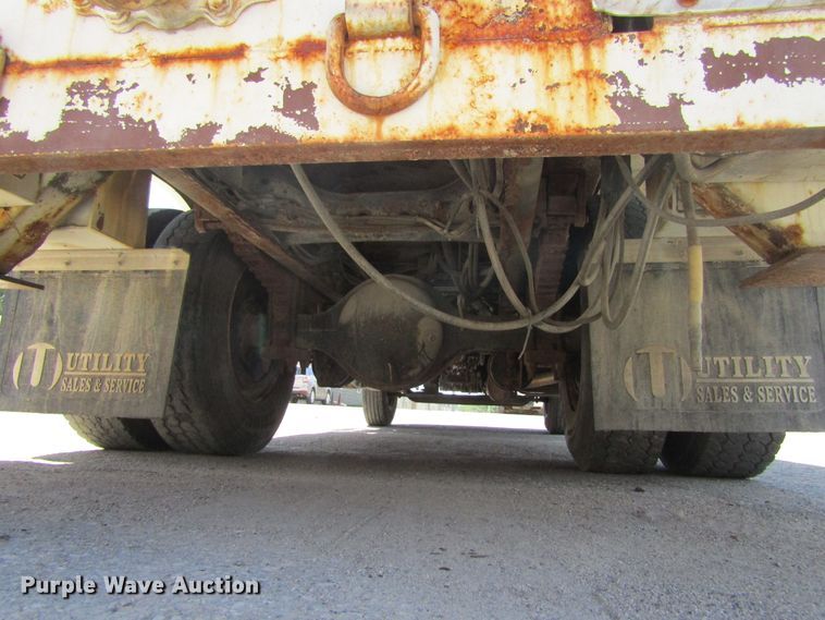 image for item FD9491 2005 International 4300SBA  bucket truck