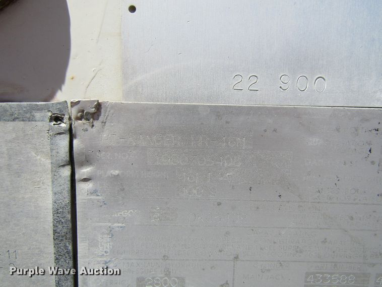 image for item FD9491 2005 International 4300SBA  bucket truck