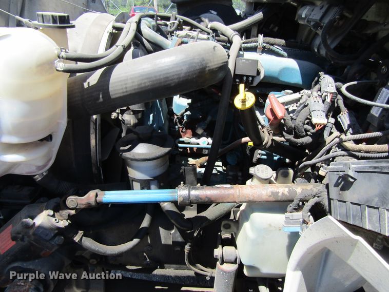 image for item FD9491 2005 International 4300SBA  bucket truck