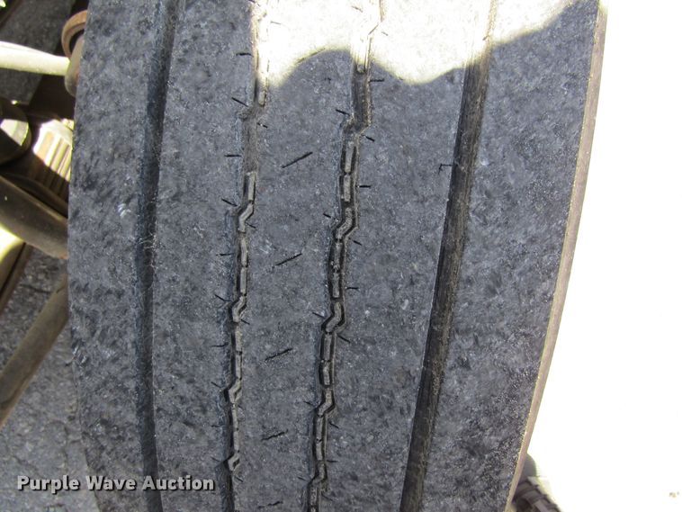 image for item FD9491 2005 International 4300SBA  bucket truck