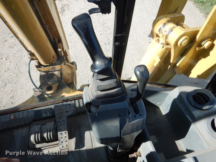 image for item FK9377 2004 Caterpillar 420D  backhoe