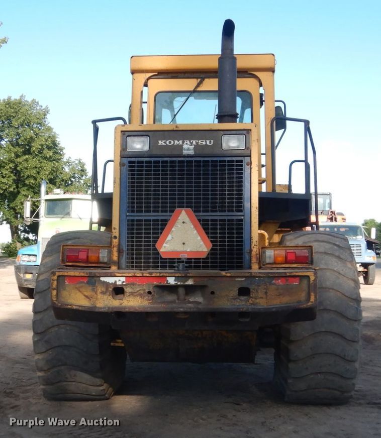 image for item FK9398 1989 Komatsu WA450-1L  wheel loader