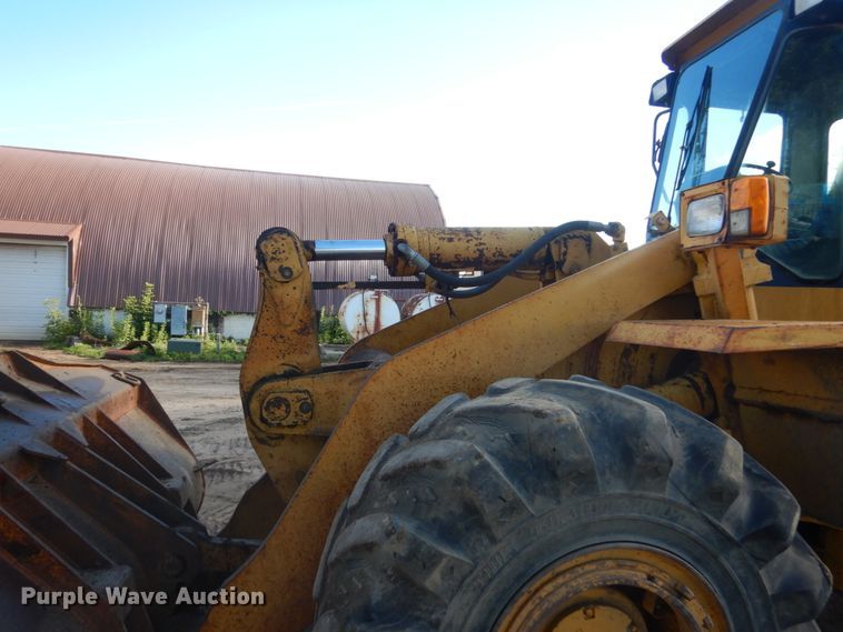 image for item FK9398 1989 Komatsu WA450-1L  wheel loader