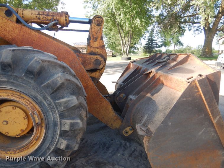 image for item FK9398 1989 Komatsu WA450-1L  wheel loader