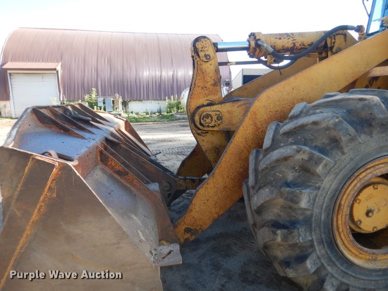 image for item FK9398 1989 Komatsu WA450-1L  wheel loader