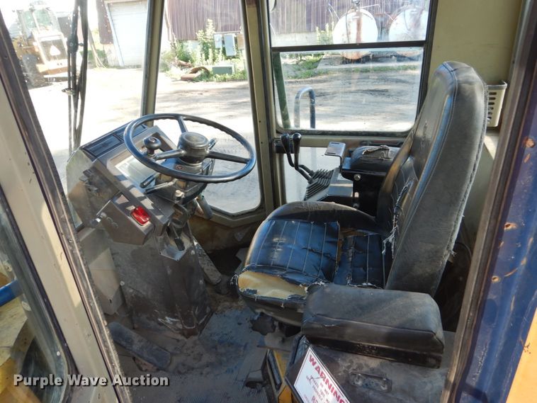 image for item FK9398 1989 Komatsu WA450-1L  wheel loader