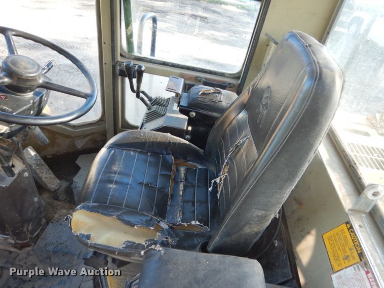 image for item FK9398 1989 Komatsu WA450-1L  wheel loader