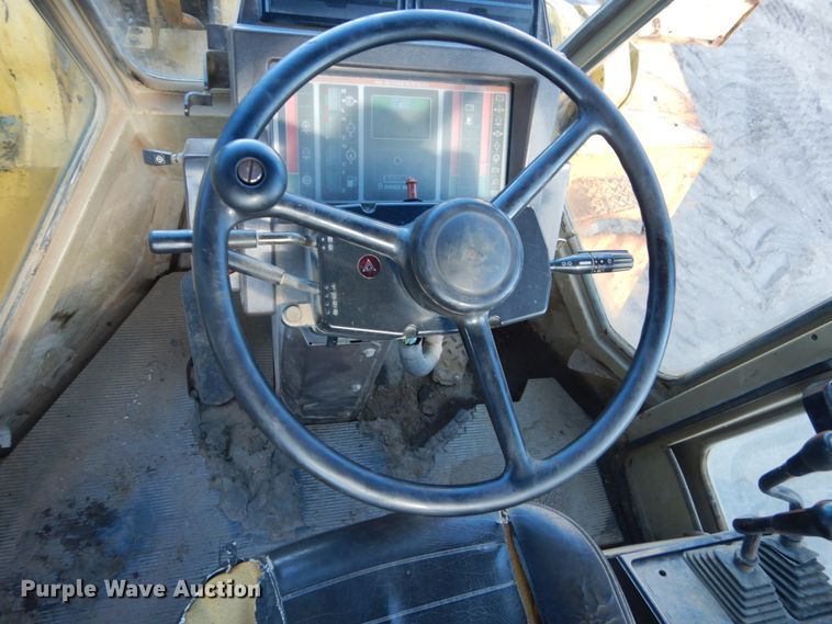 image for item FK9398 1989 Komatsu WA450-1L  wheel loader