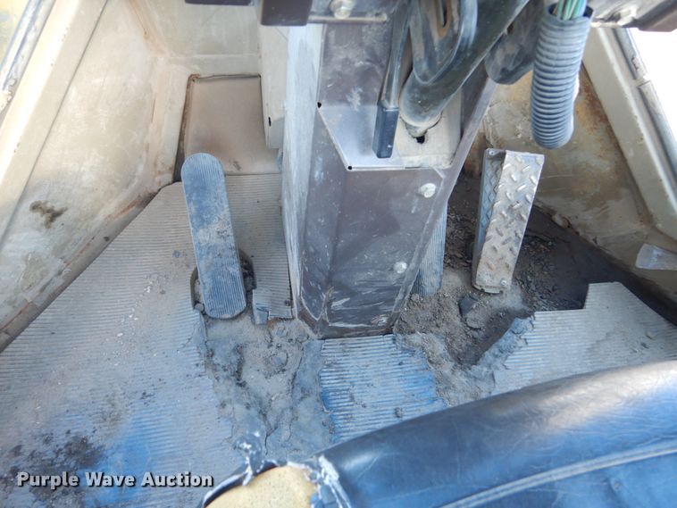 image for item FK9398 1989 Komatsu WA450-1L  wheel loader