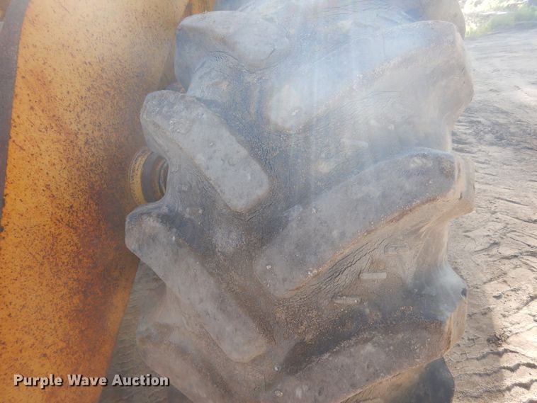 image for item FK9398 1989 Komatsu WA450-1L  wheel loader