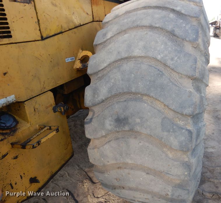image for item FK9398 1989 Komatsu WA450-1L  wheel loader