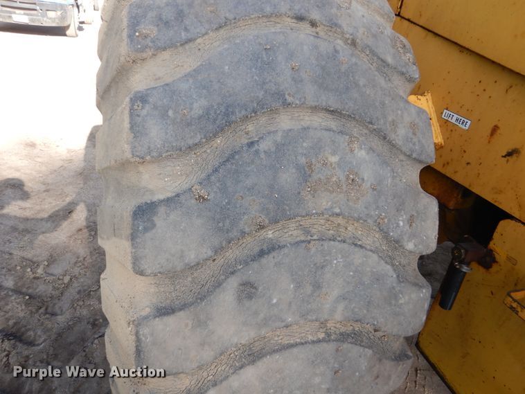 image for item FK9398 1989 Komatsu WA450-1L  wheel loader