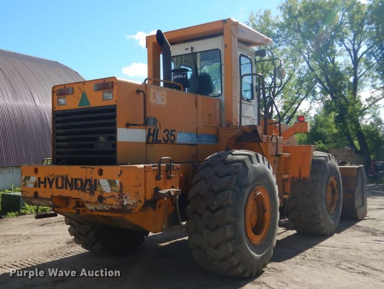 image for item FK9399 1996 Hyundai HL-35  wheel loader
