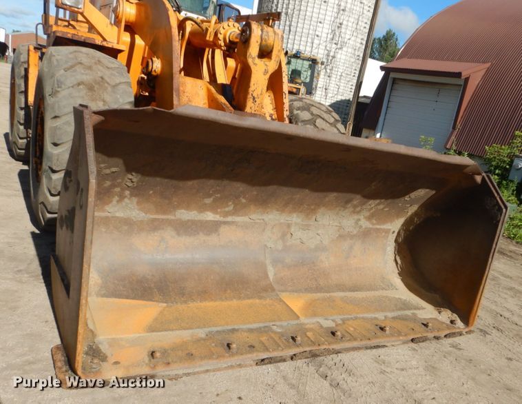 image for item FK9399 1996 Hyundai HL-35  wheel loader