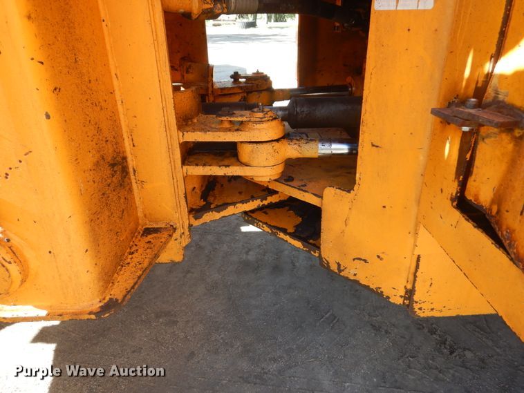 image for item FK9399 1996 Hyundai HL-35  wheel loader