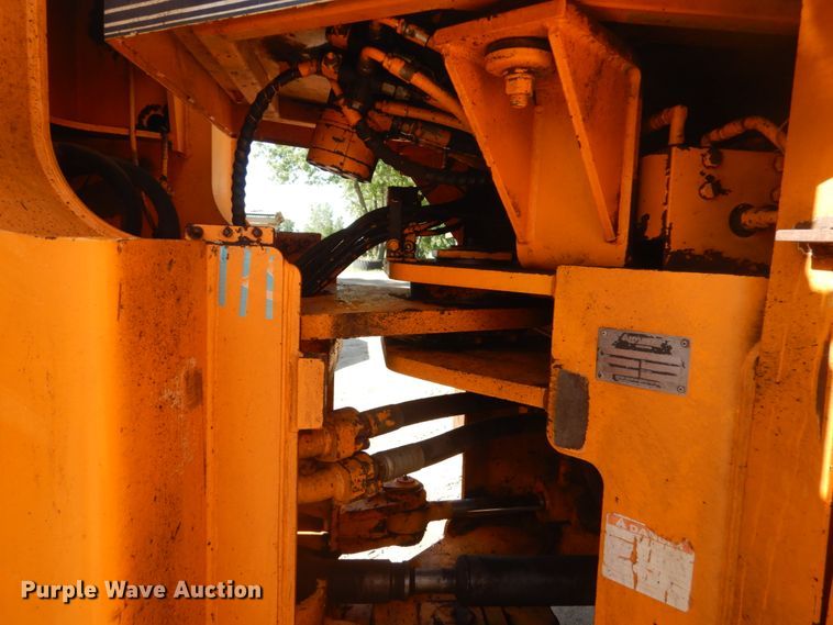 image for item FK9399 1996 Hyundai HL-35  wheel loader