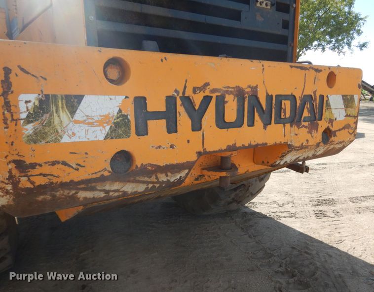 image for item FK9399 1996 Hyundai HL-35  wheel loader