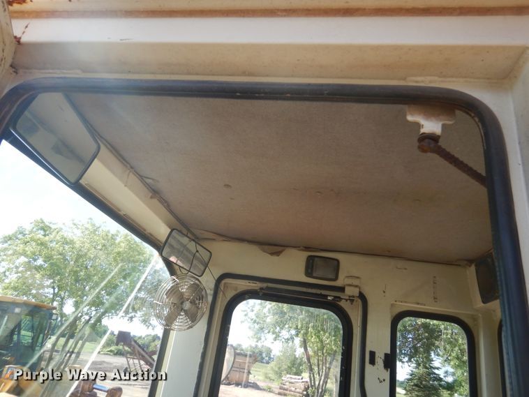 image for item FK9399 1996 Hyundai HL-35  wheel loader