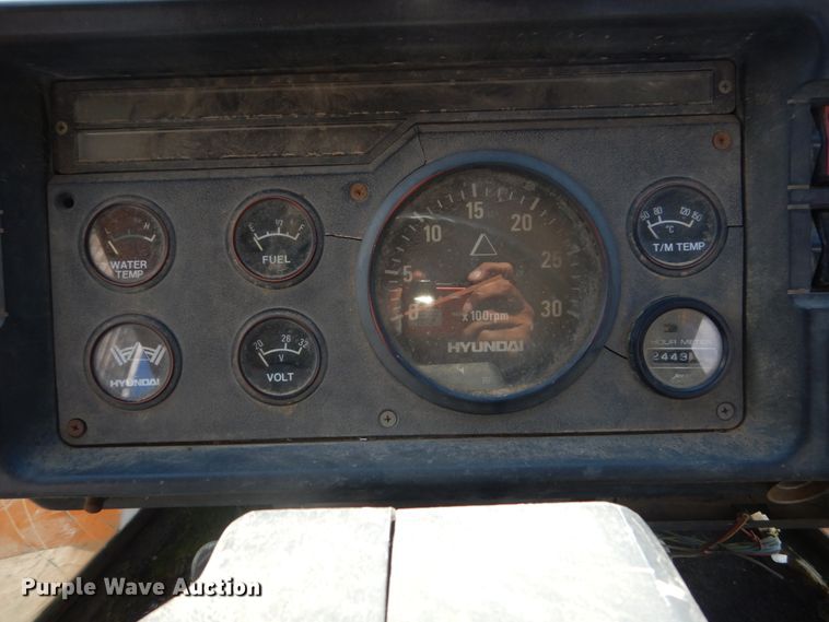 image for item FK9399 1996 Hyundai HL-35  wheel loader