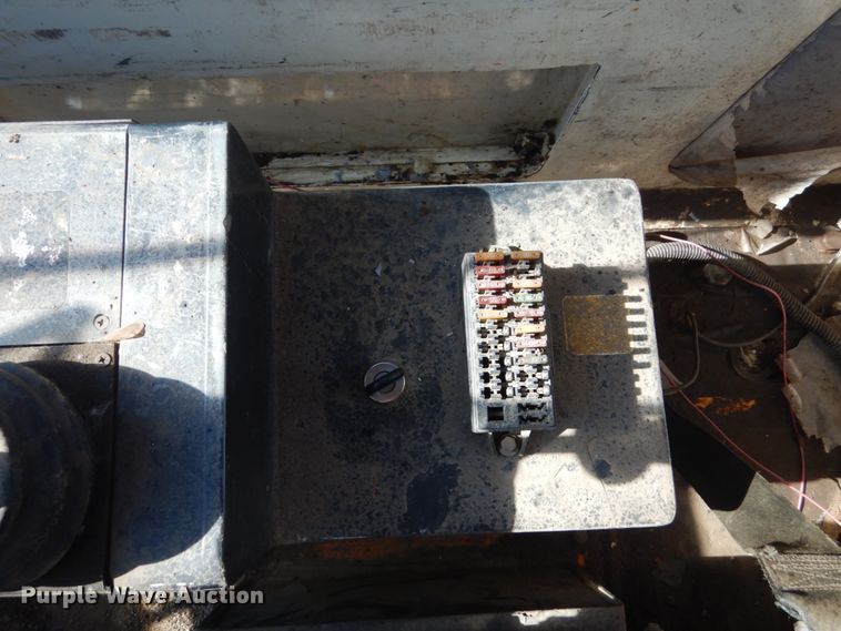 image for item FK9399 1996 Hyundai HL-35  wheel loader