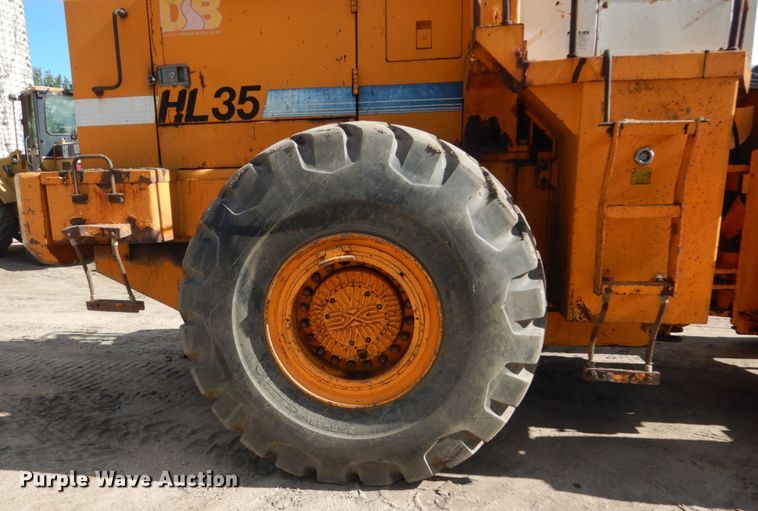 image for item FK9399 1996 Hyundai HL-35  wheel loader
