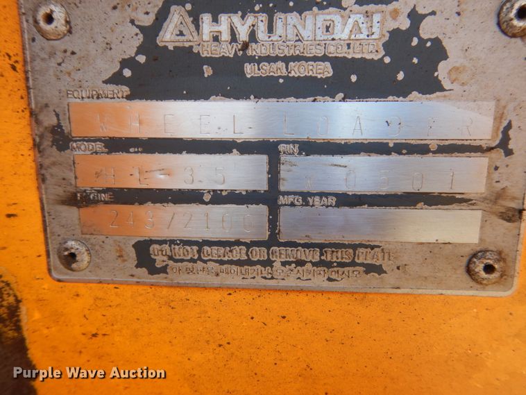 image for item FK9399 1996 Hyundai HL-35  wheel loader