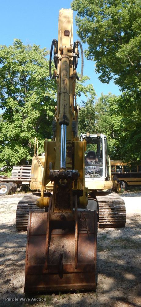 image for item FN9282 2001 Komatsu PC228USLC-2  excavator