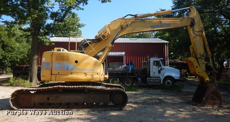 image for item FN9282 2001 Komatsu PC228USLC-2  excavator