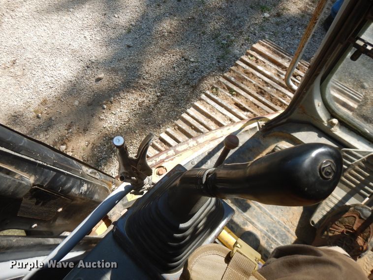 image for item FN9282 2001 Komatsu PC228USLC-2  excavator