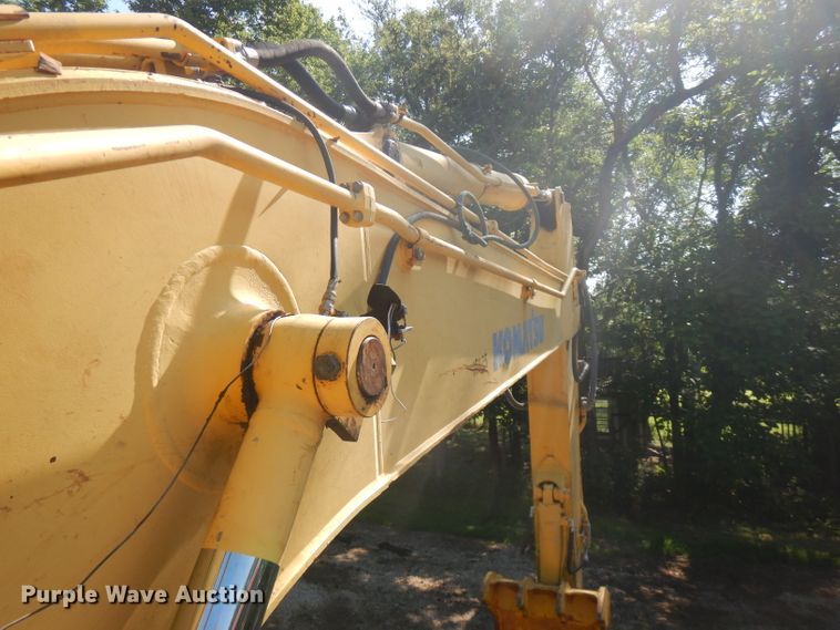 image for item FN9282 2001 Komatsu PC228USLC-2  excavator