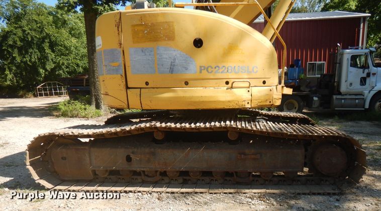 image for item FN9282 2001 Komatsu PC228USLC-2  excavator