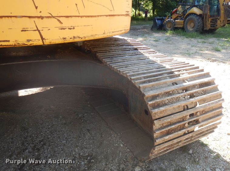 image for item FN9282 2001 Komatsu PC228USLC-2  excavator